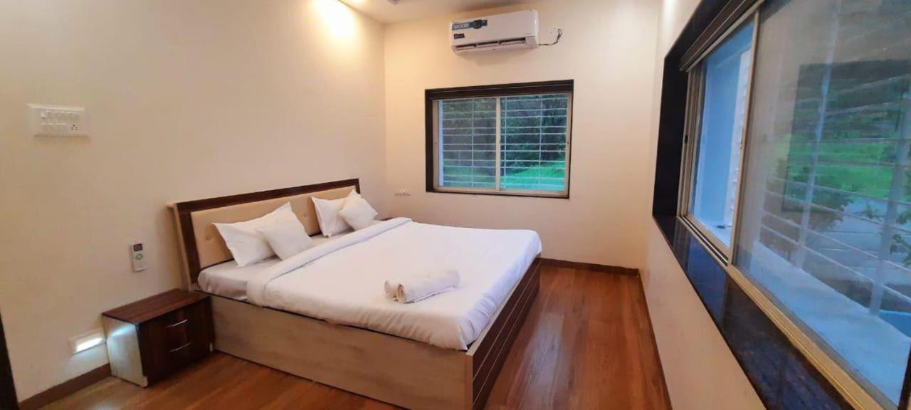 Shady Blue Villa Trimbak Bagian luar foto